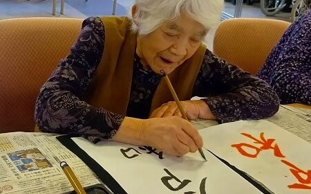 楽しみながら、真剣に…書道クラブ🖌